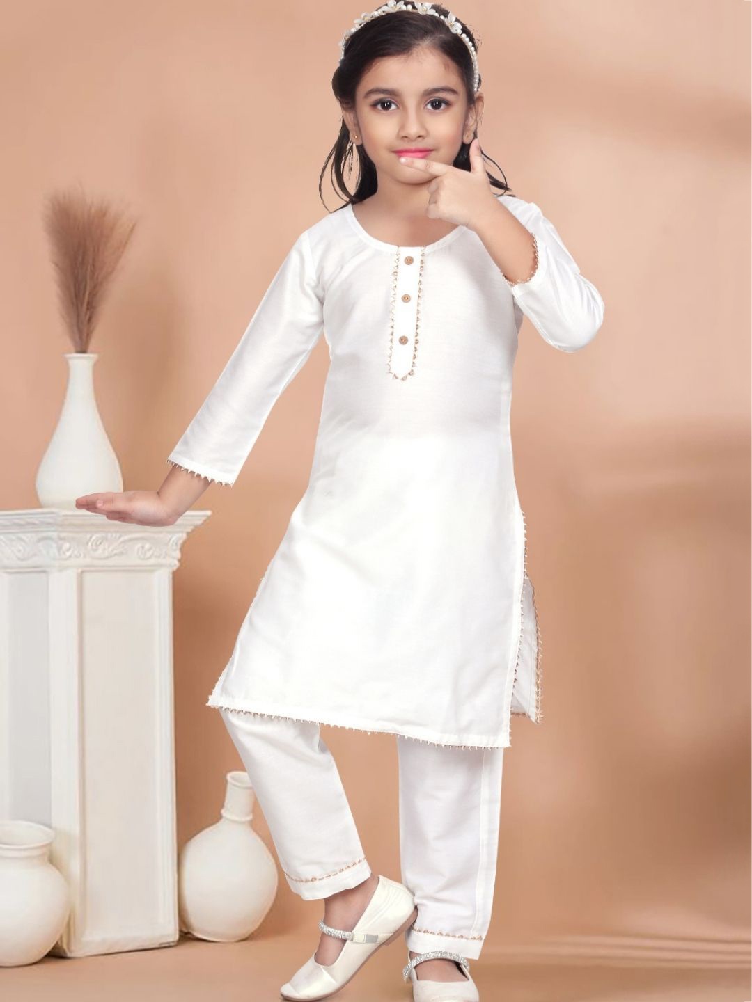 

Pehanaava Girls Gotta Patti Straight Kurta With Trouser, White