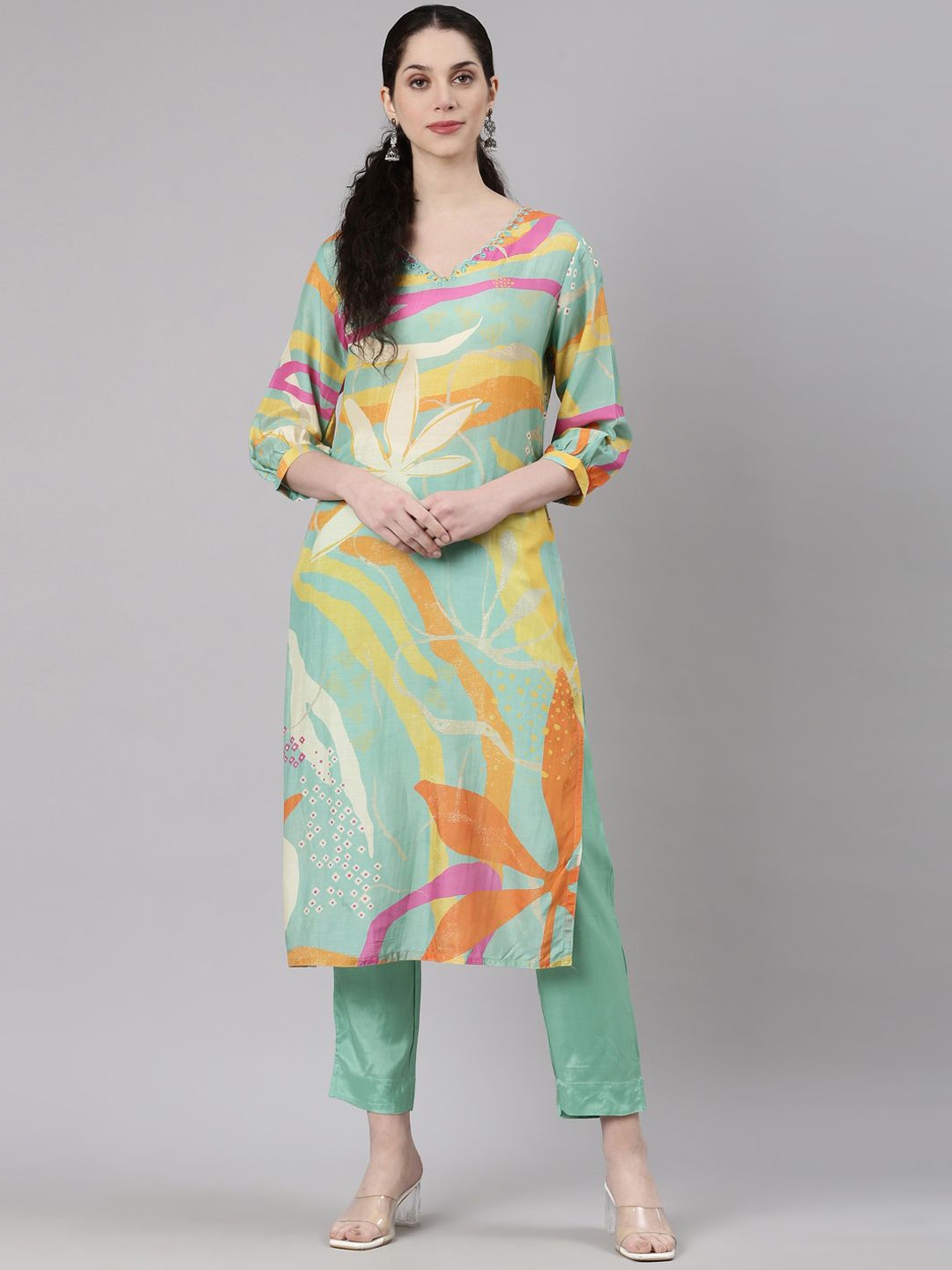 

Neerus Floral Printed Thread Work Kurta with Trouser, Green