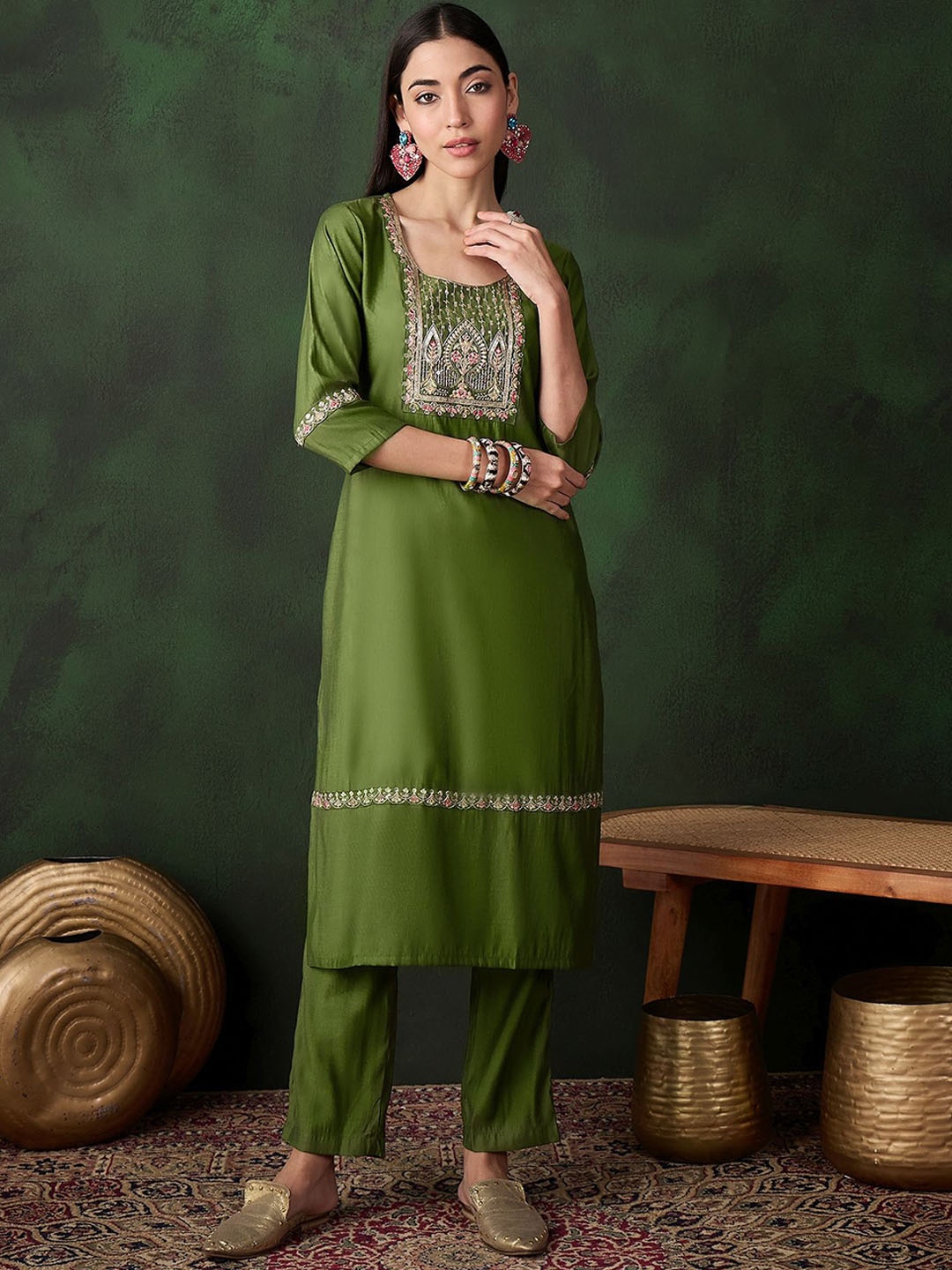 

Sangria Ethnic Motifs Yoke Design Sequinned Straight Kurta With Trouser, Green