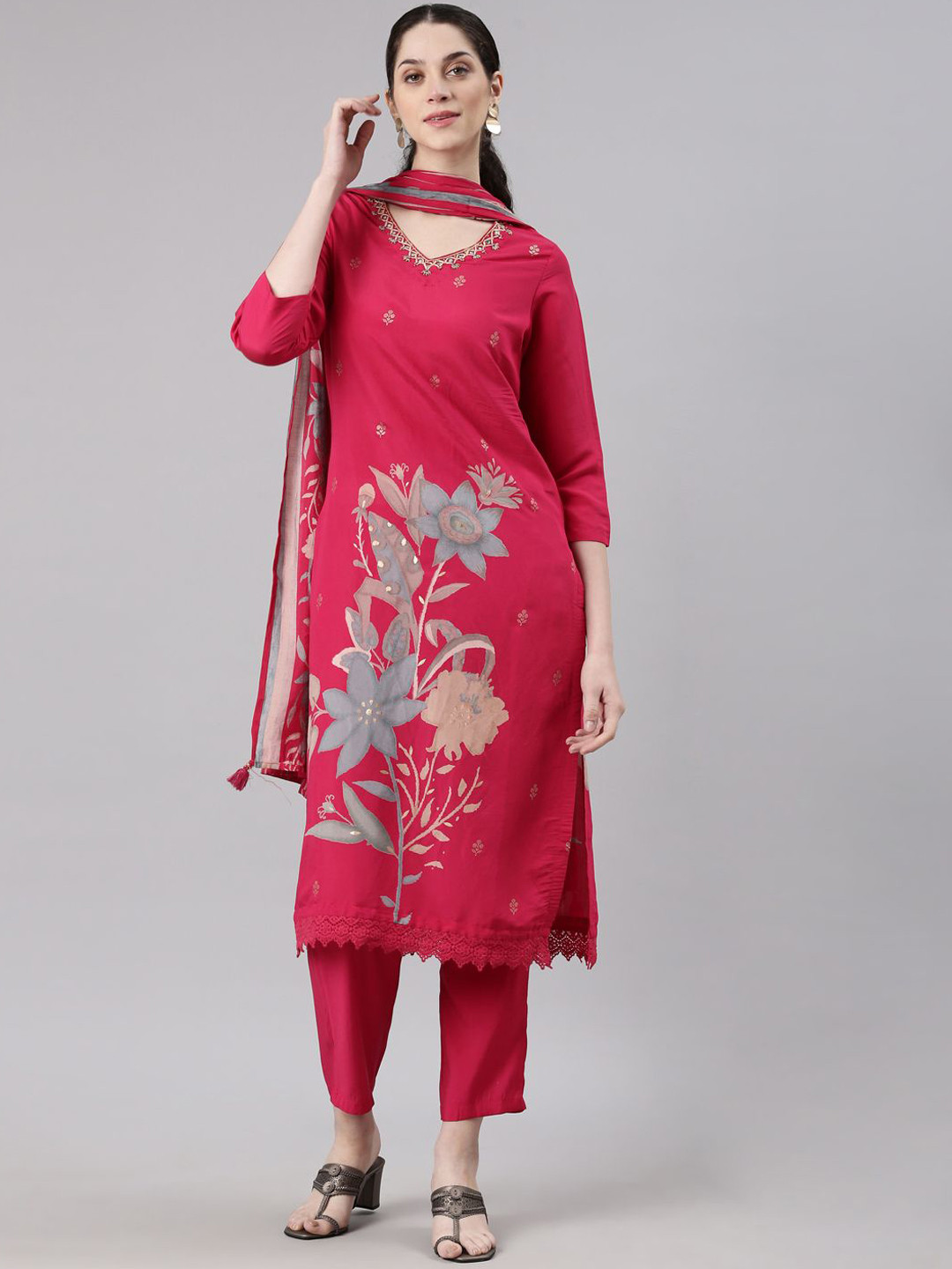 

Neerus Floral Printed Kurta With Trousers & Dupatta, Pink