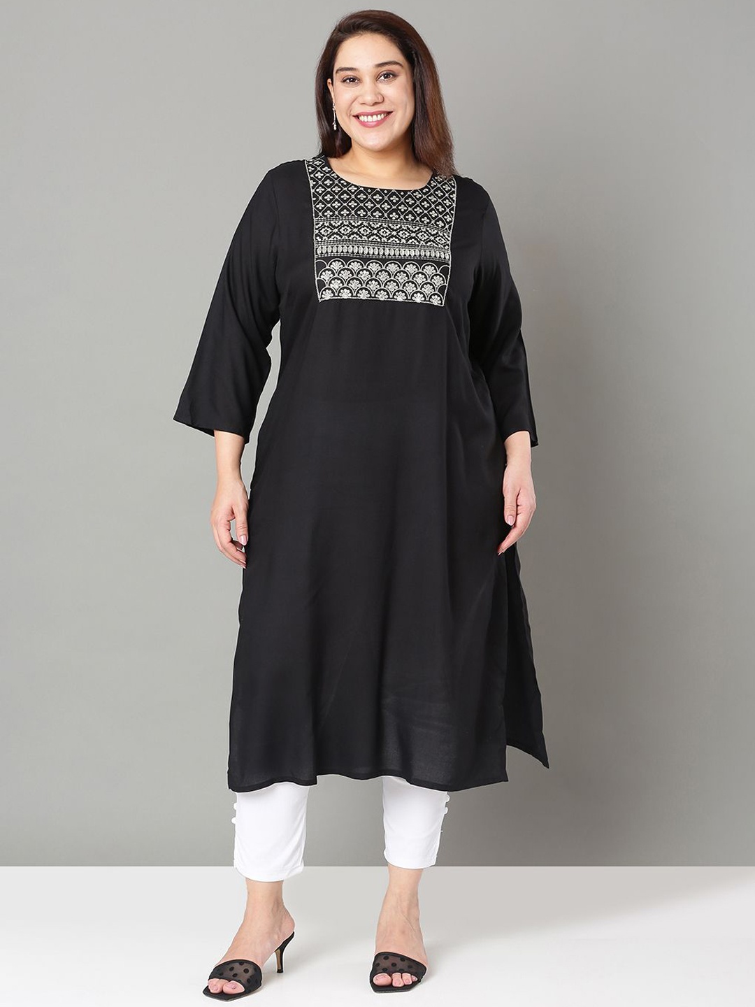 

Sztori Plus Size Floral Yoke Design Sequinned Straight Kurta, Black