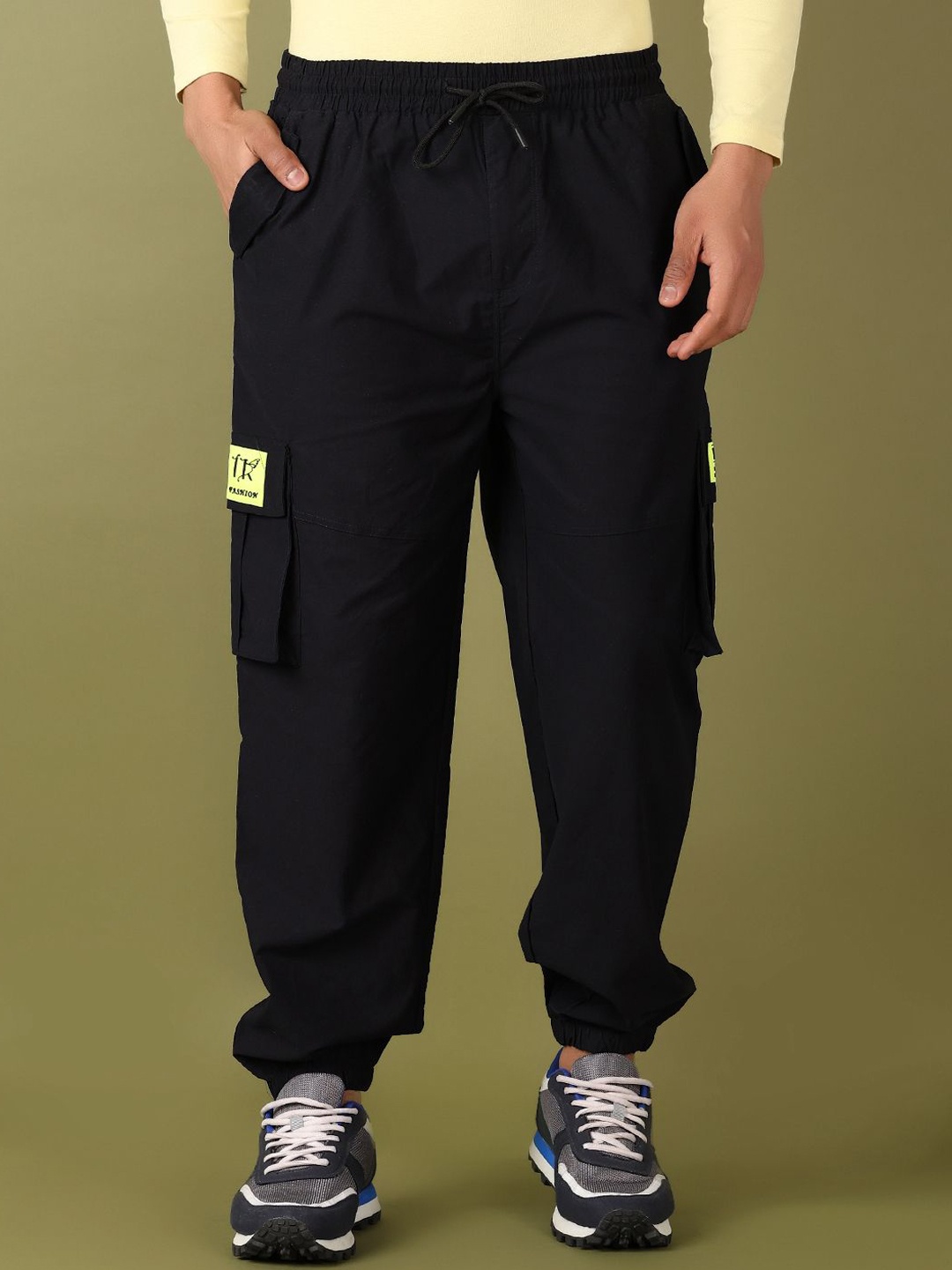 

V-Mart Men Black Regular Fit Mid-Rise Cargos Drawstring Casual Trousers