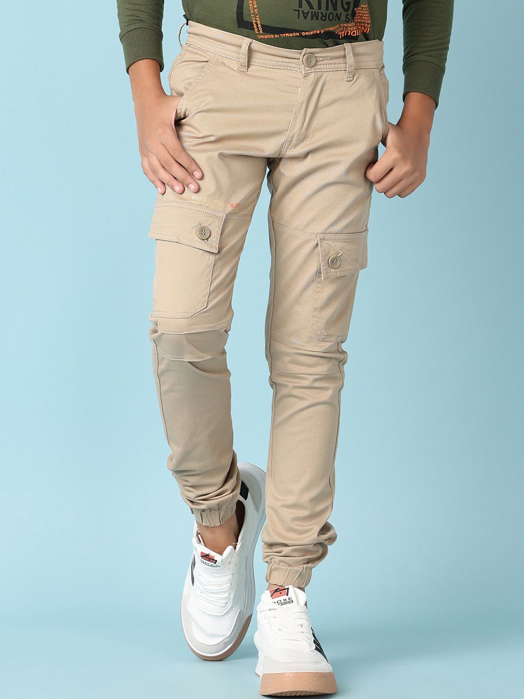 

V-Mart Boys Solid Regular Fit Twill Cargo N Joggers Trousers, Beige