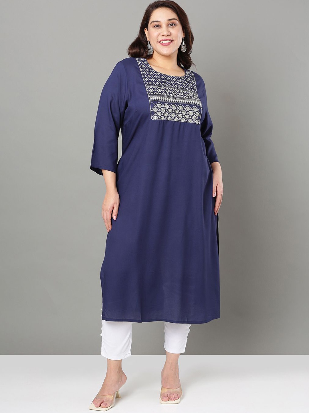 

Sztori Floral Embroidered Yoke Design Thread Work Straight Kurta, Navy blue