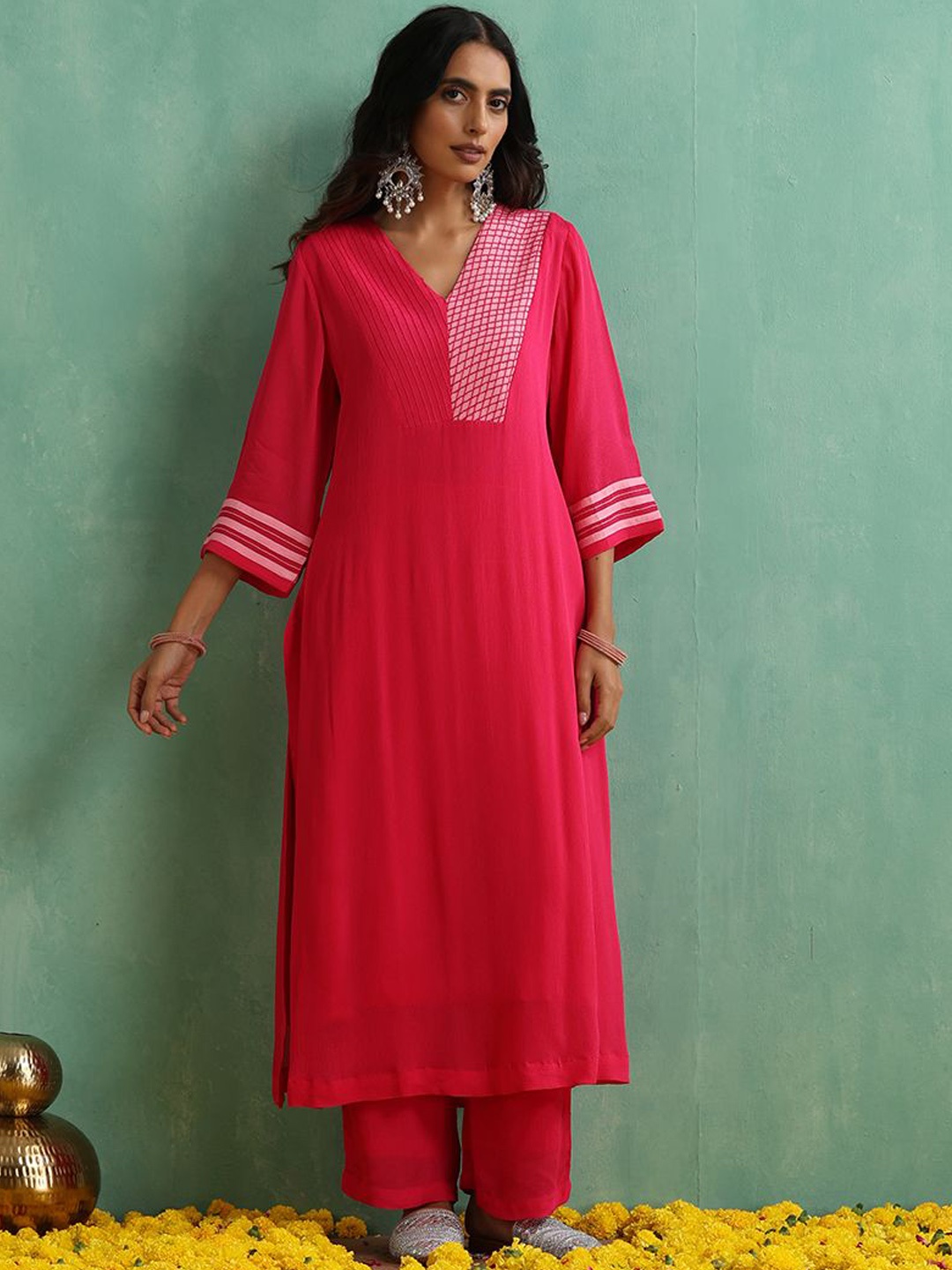 

indy Raaga Geometric Embroidered V-Neck Silk Chiffon Straight Kurta With Trousers, Pink