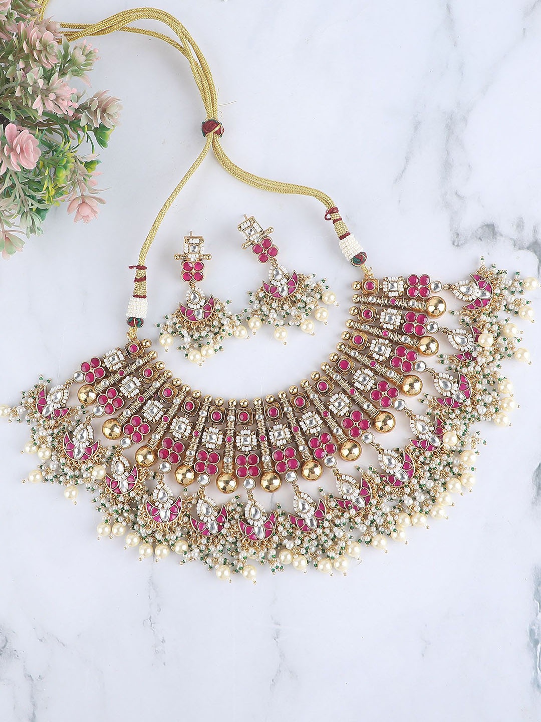 

AURAA TRENDS Touch of Elegance Gold-Plated Stone-Studded & Beaded Jewellery Set