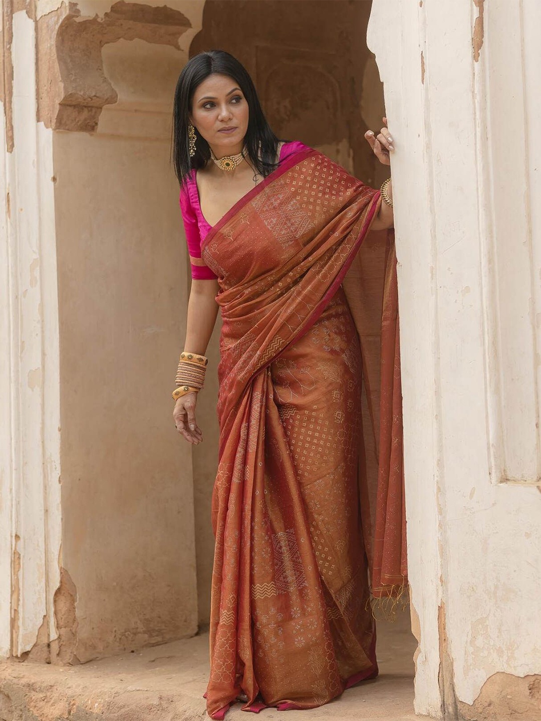 

SOULWEAVES Bandhani Printed Pure Cotton Saree, Red