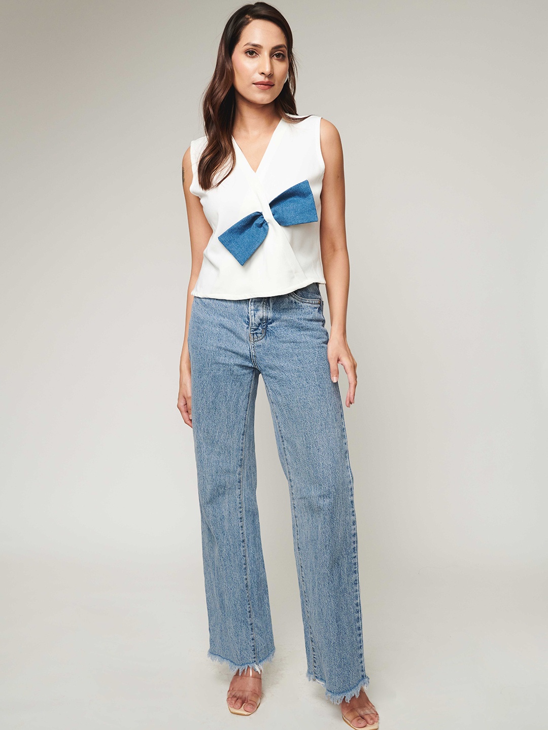 

WEAVING CULT Women V-Neck Sleeveless Crepe Top, Off white