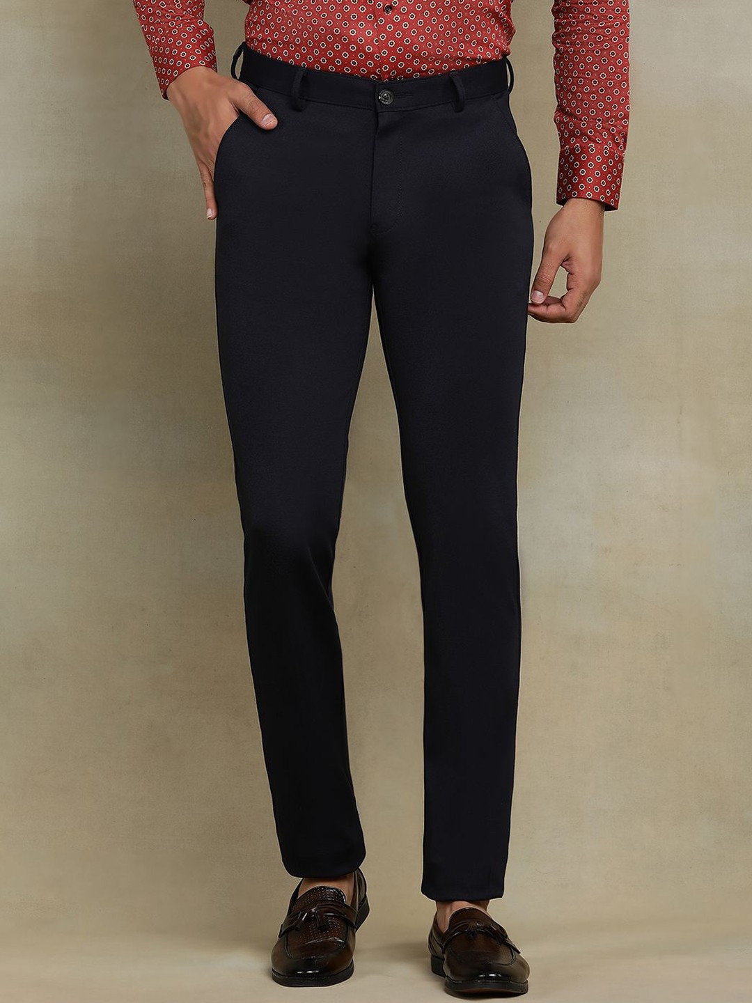 

JB STUDIO Men Slim Fit Mid-Rise Cotton Trousers, Navy blue