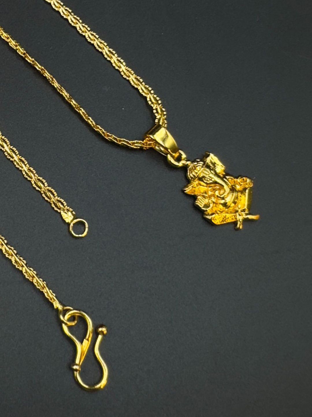 

Estele Gold-Plated Contemporary Pendant With Chain