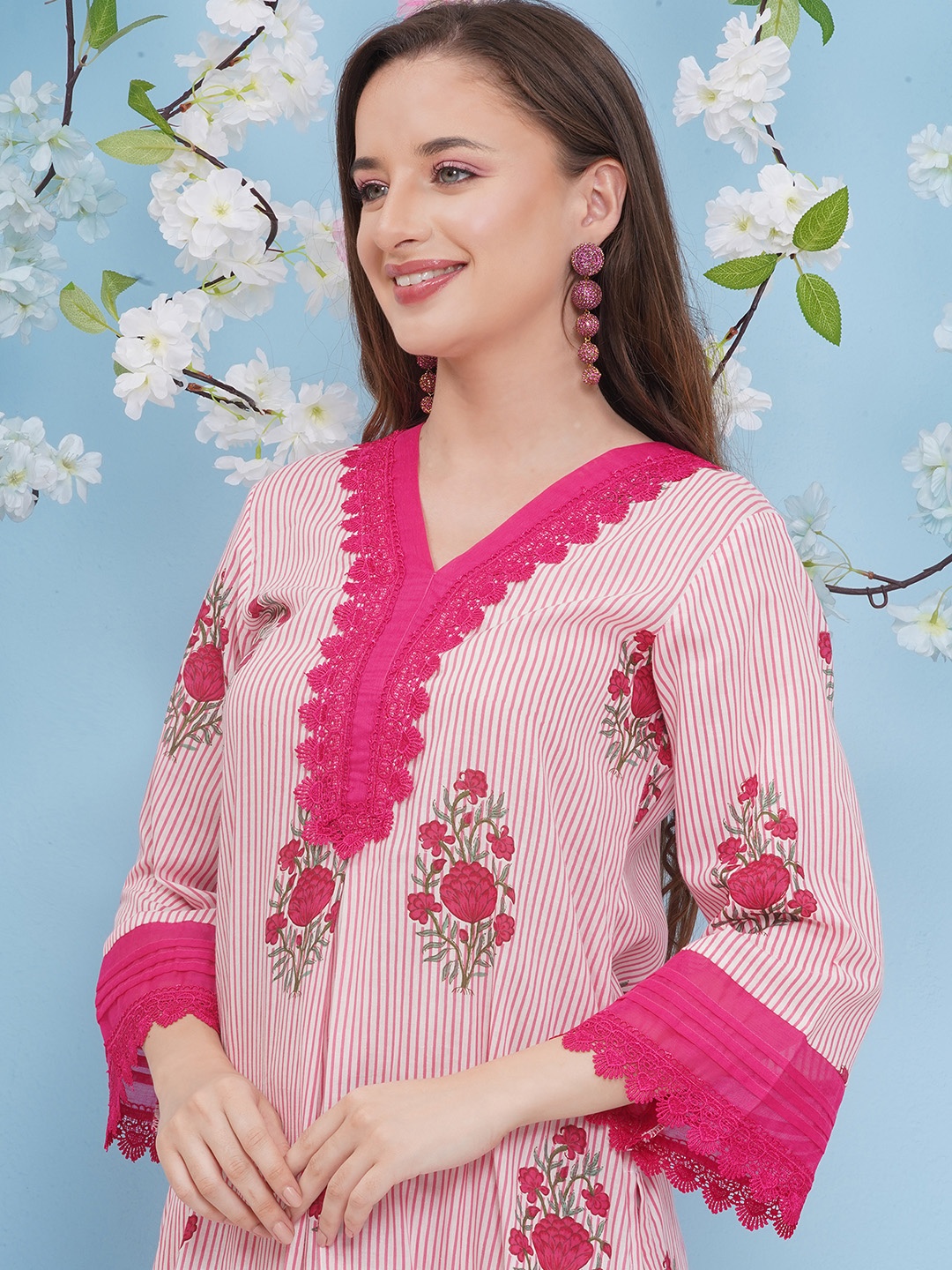 

Bhama Couture Floral Printed V-Neck A-Line Kurta with Palazzos, Pink
