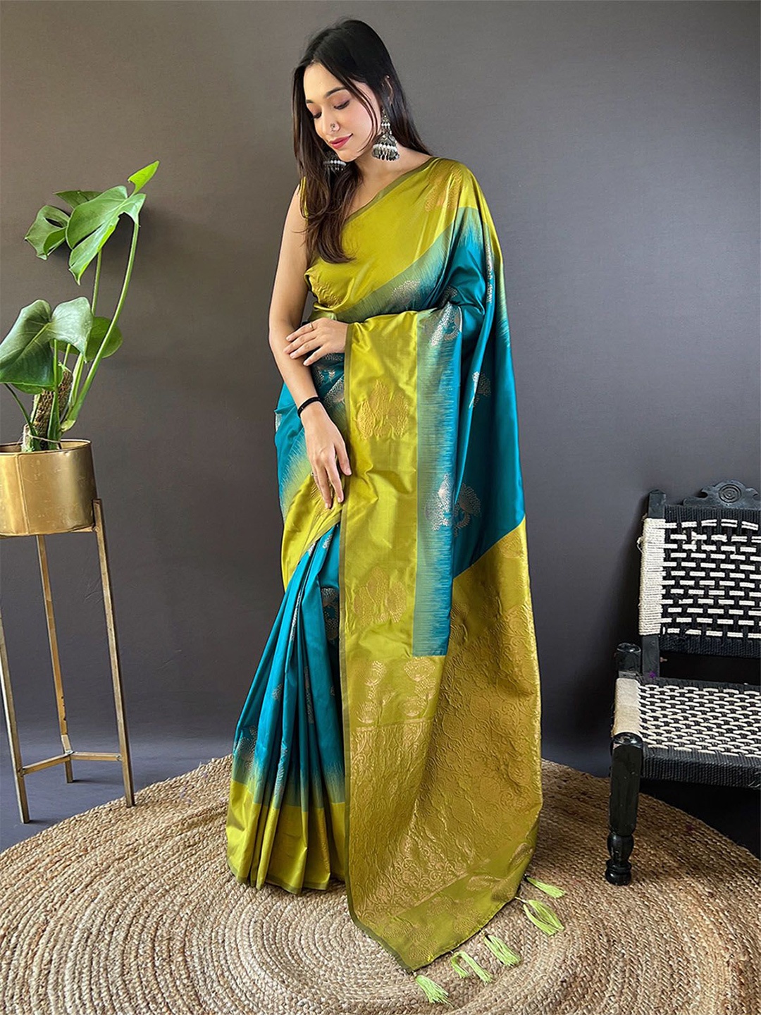 

ODETTE Woven Design Zari Saree with Blouse Piece, Sea green