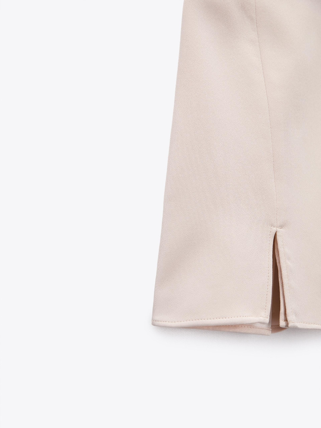 

ZARA Women Beige Shorts