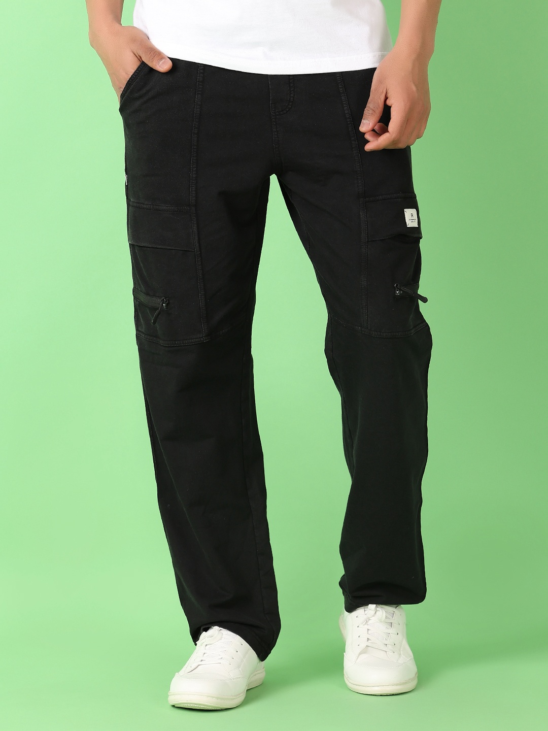 

V-Mart Men Mid-Rise Cotton Cargos, Black