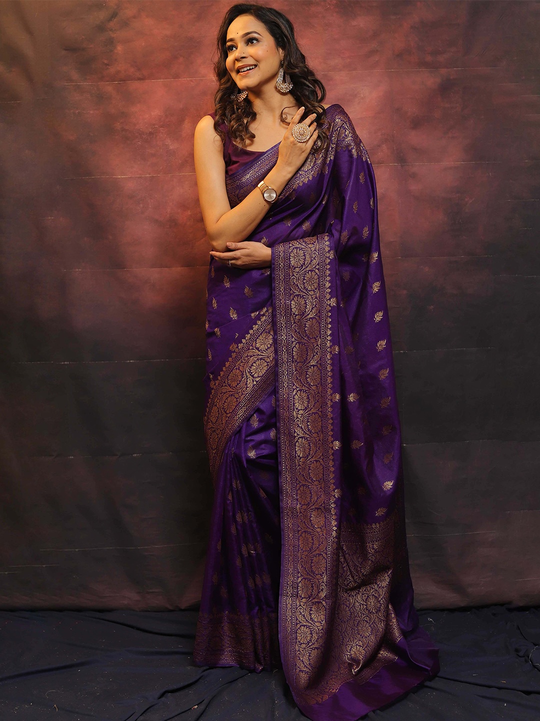 

Banarasee Woven Design Zari Banarasi Saree, Violet