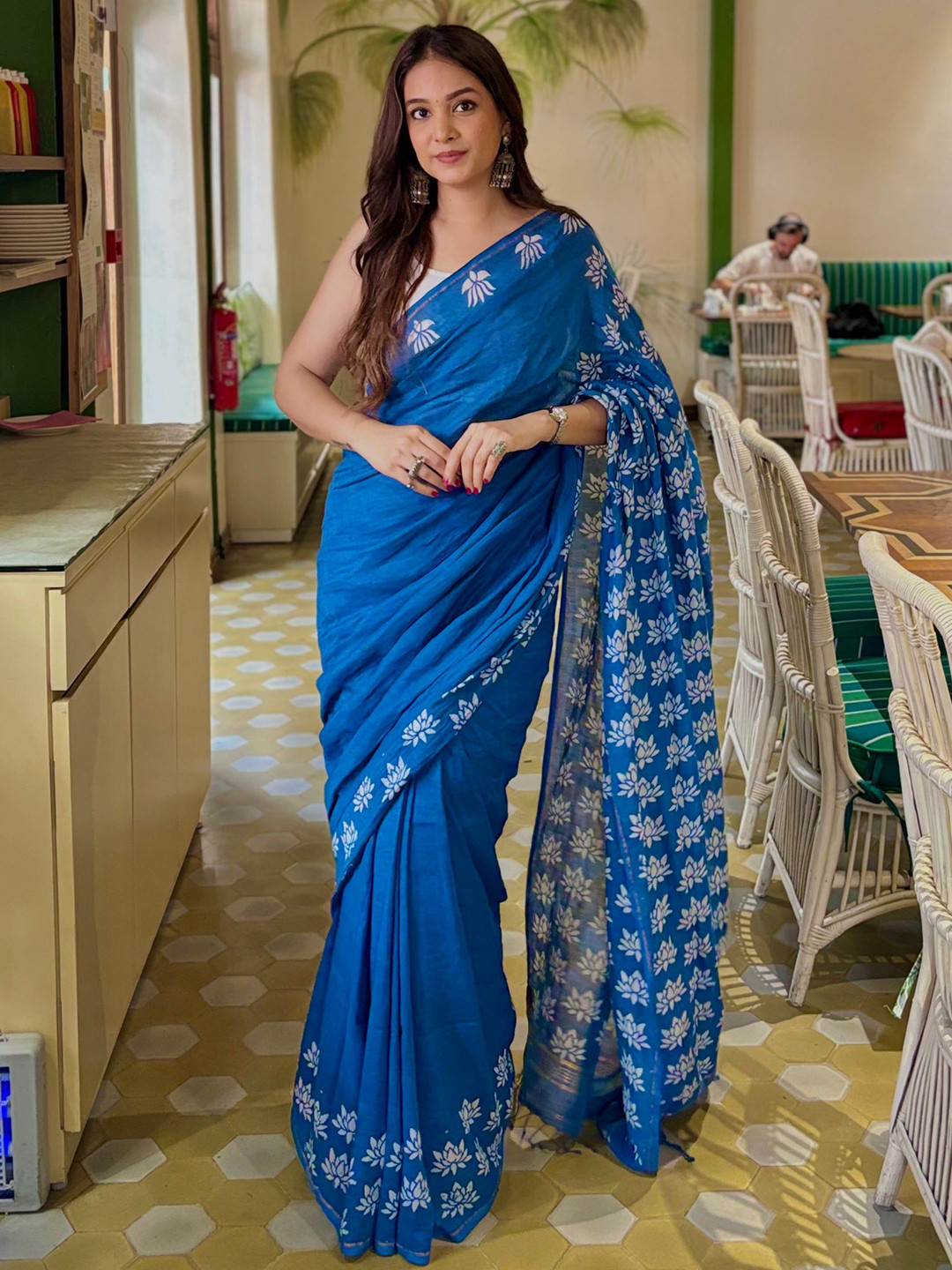 

SOULWEAVES Pure Cotton Floral Printed Saree, Blue