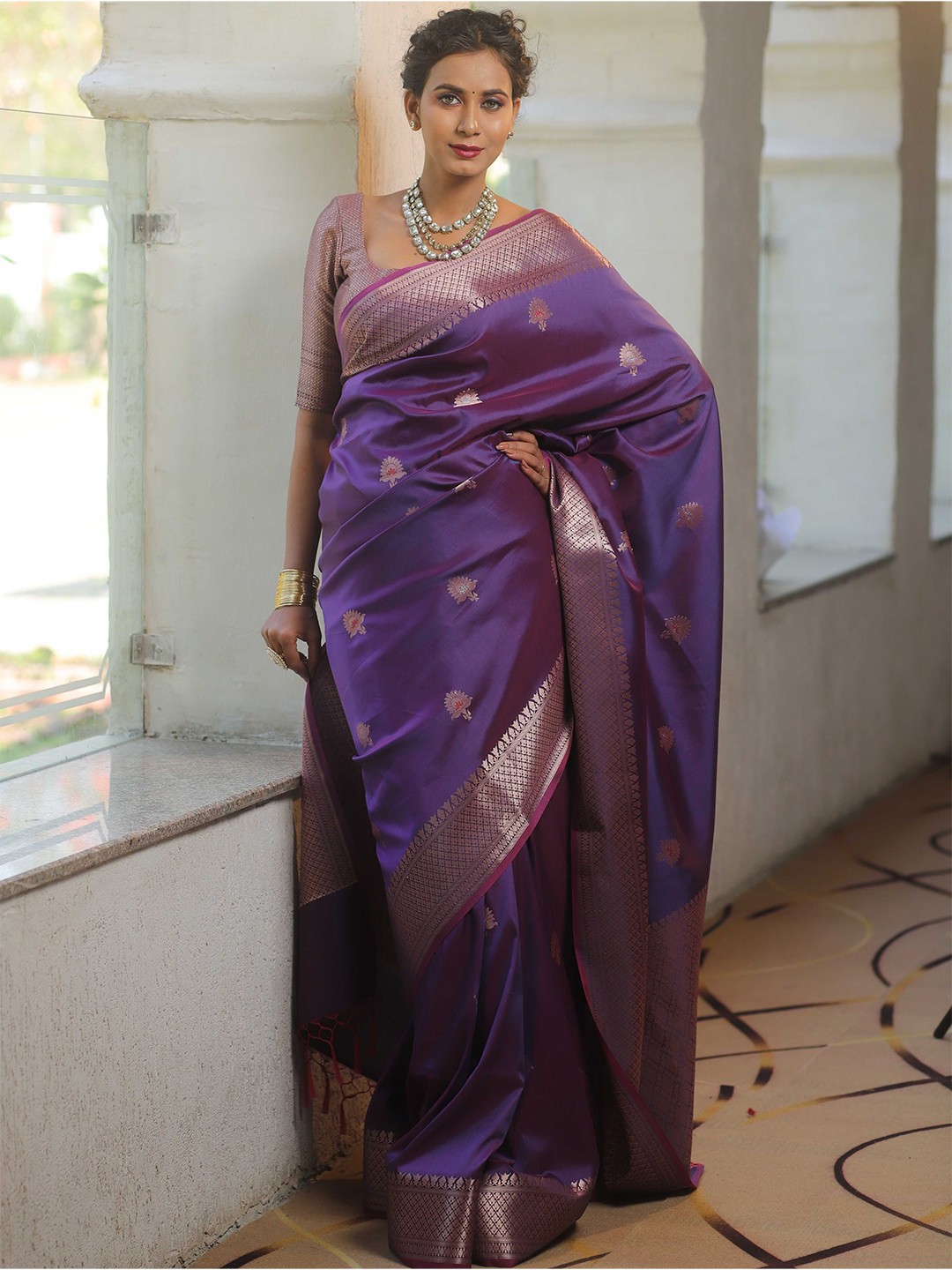 

Banarasee Woven Design Zari Banarasi Saree, Violet