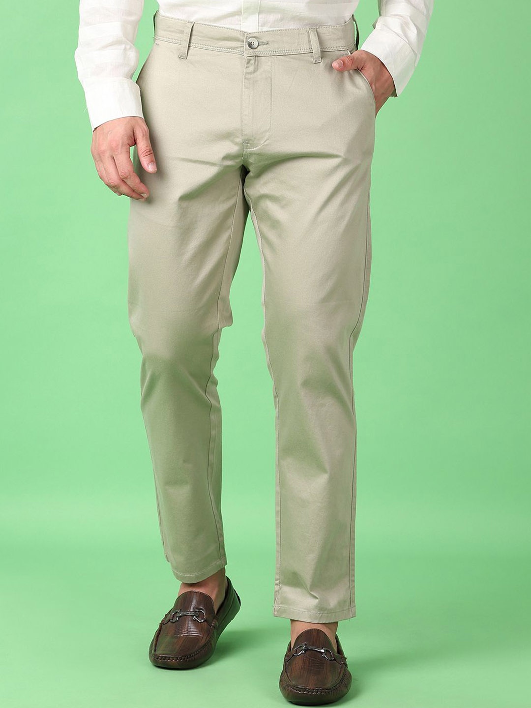 

V-Mart Men Solid Mid-Rise Chinos Trousers, Green