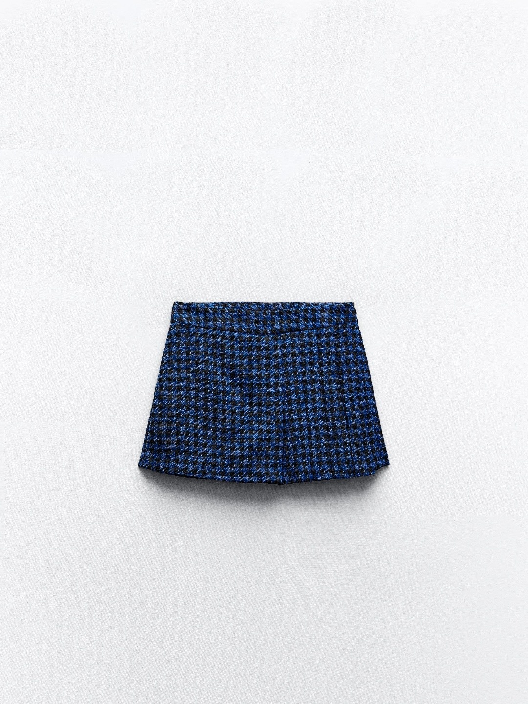 

ZARA Women Green Shorts
