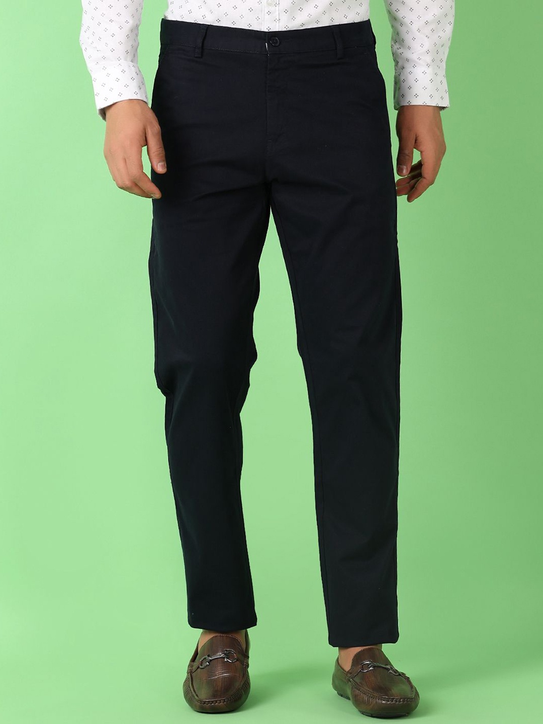 

V-Mart Men Solid Twill Casual Chinos Trousers, Black