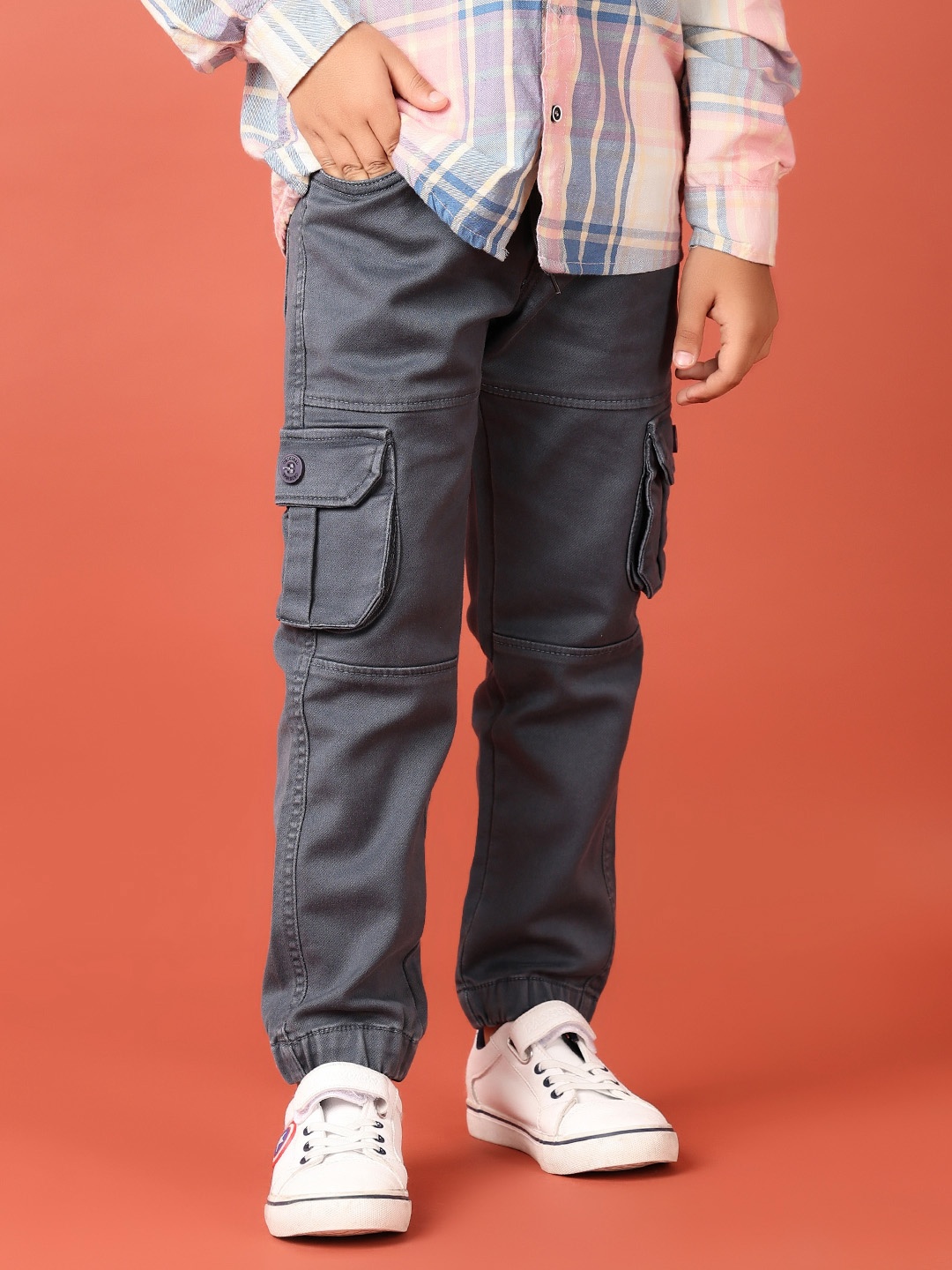 

V-Mart Boys Mid-Rise Cargos Trousers, Grey