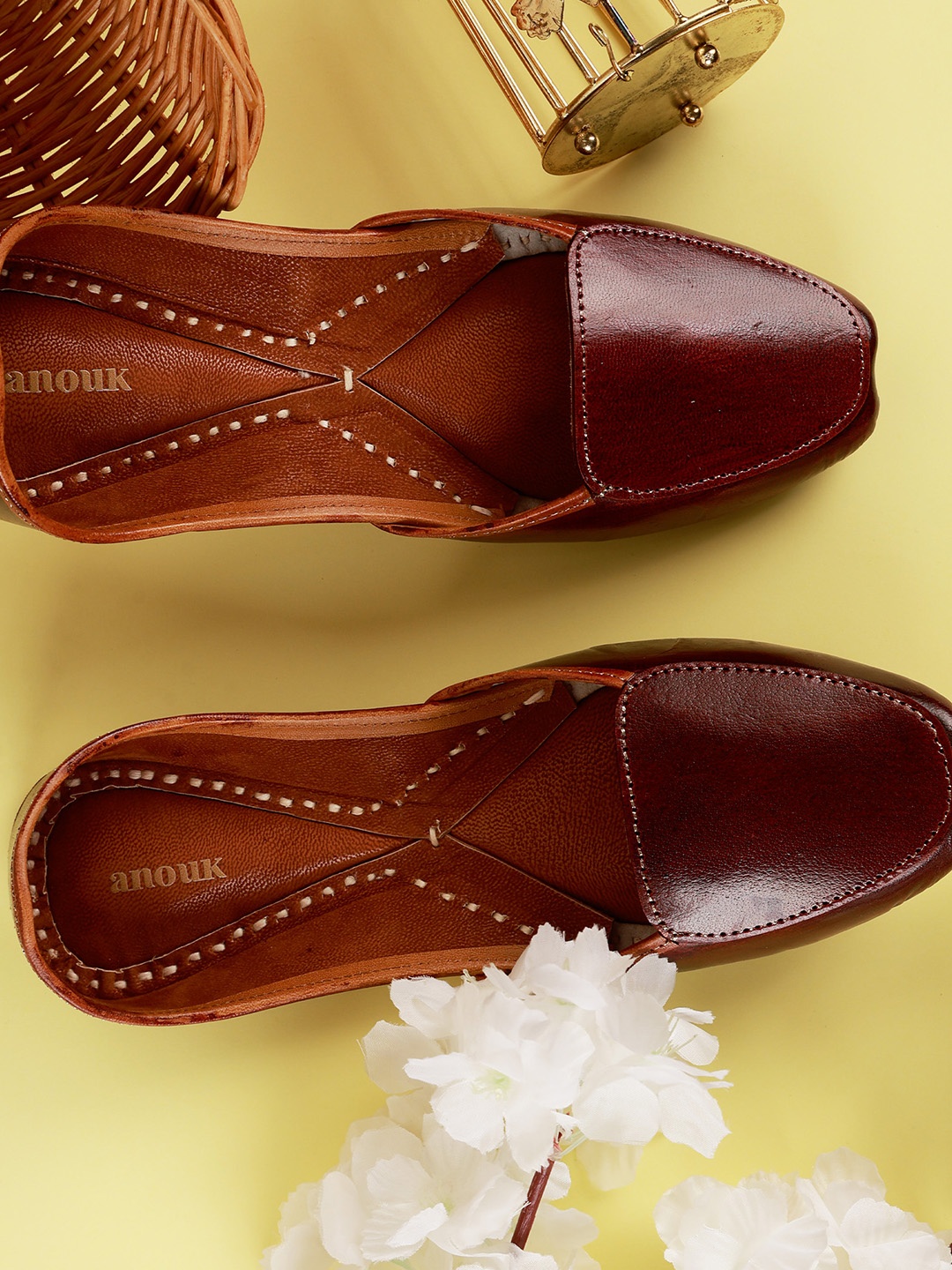 

Anouk Women Mojaris Round Toe Flats, Tan