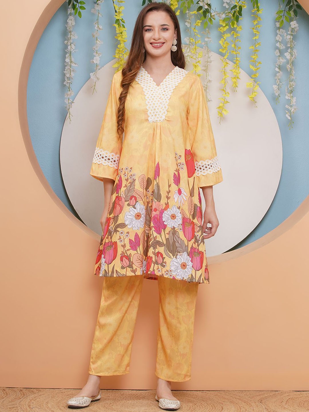 

Bhama Couture Floral Printed V-Neck A-Line Kurta with Palazzo, Yellow