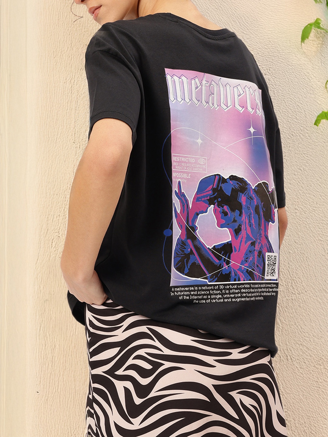 

DressBerry Digital Dreams Graphic Print T-shirt, Black