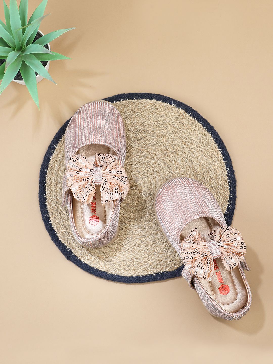 

Minesole Girls Rose Gold PU Round Toe Flatforms