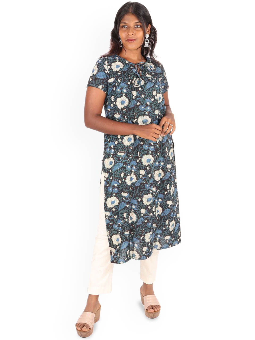 

Avishya Floral Printed Cotton Straight Kurta, Black