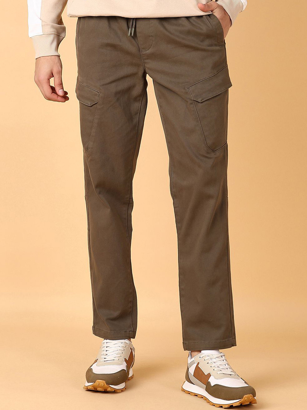 

V-Mart Men Cotton Mid-Rise Regular Fit Cargos Trousers, Grey