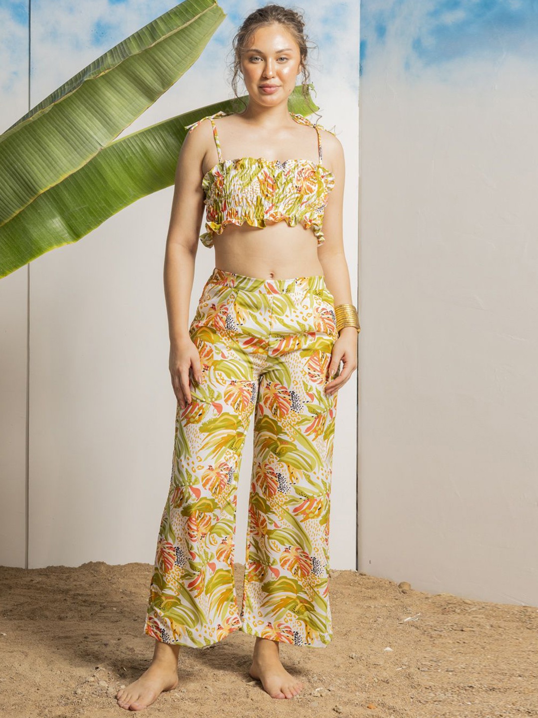 

EROTISSCH Green Tropical Printed Shoulder Straps Smocked Crop Top With Trousers