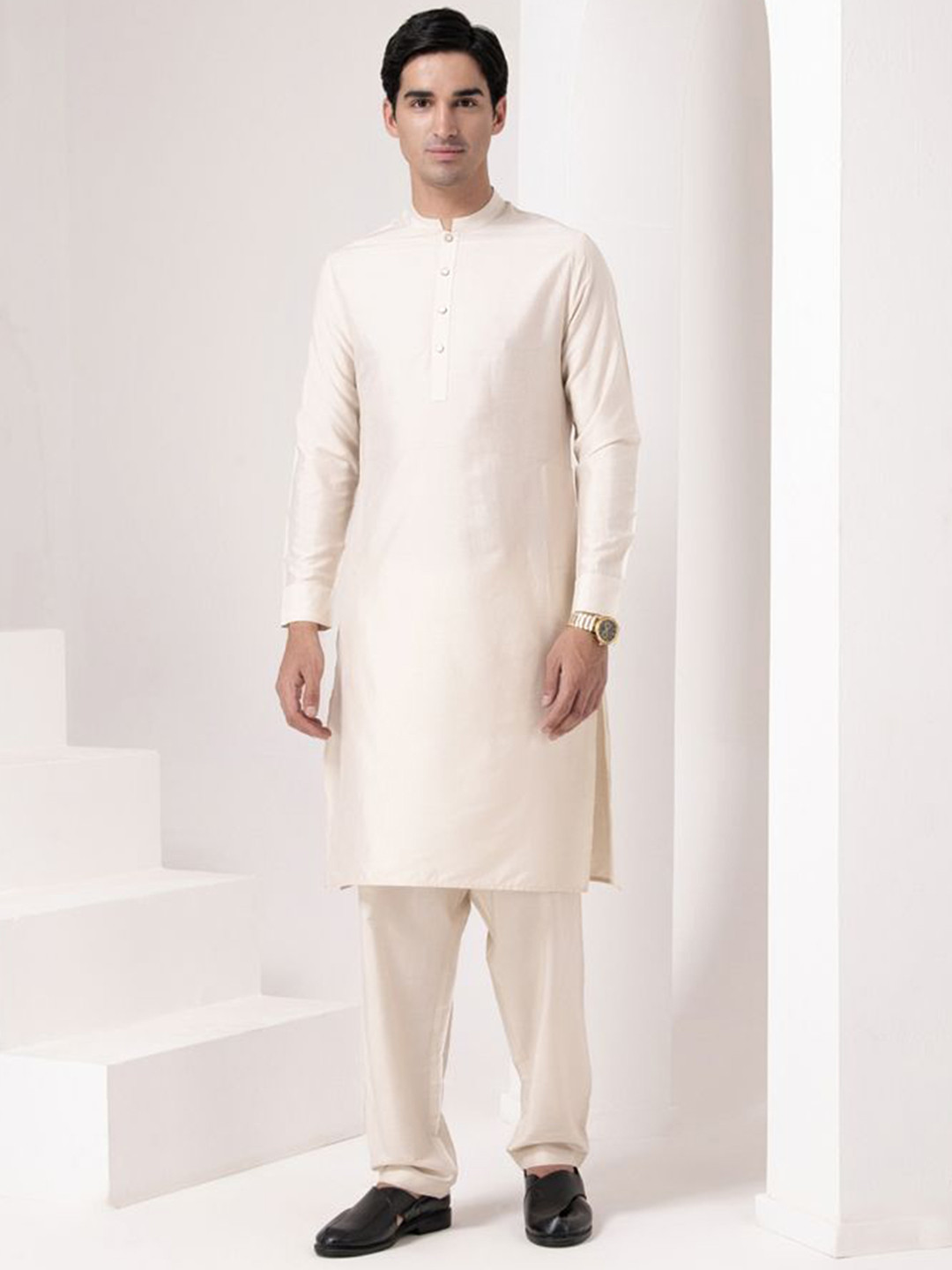 

BARARA ETHNIC Mandarin Collar Long Sleeves Pastels Straight Kurta with Pyjamas, Cream