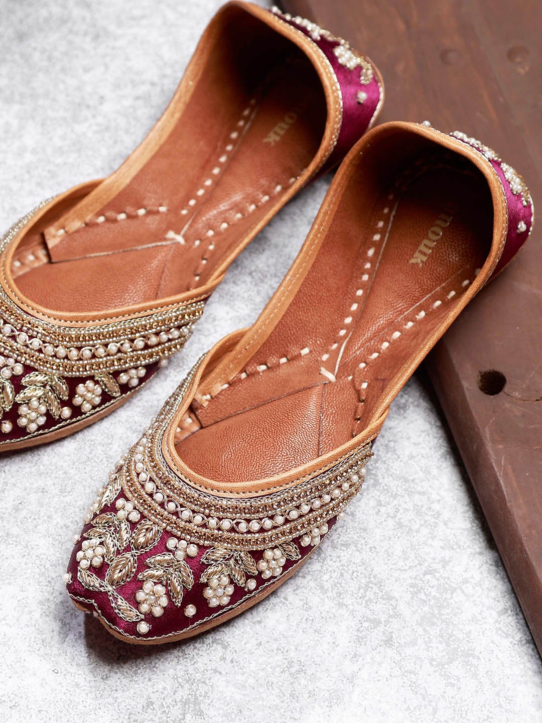 

Anouk Women Embellished Mojaris Flats, Purple