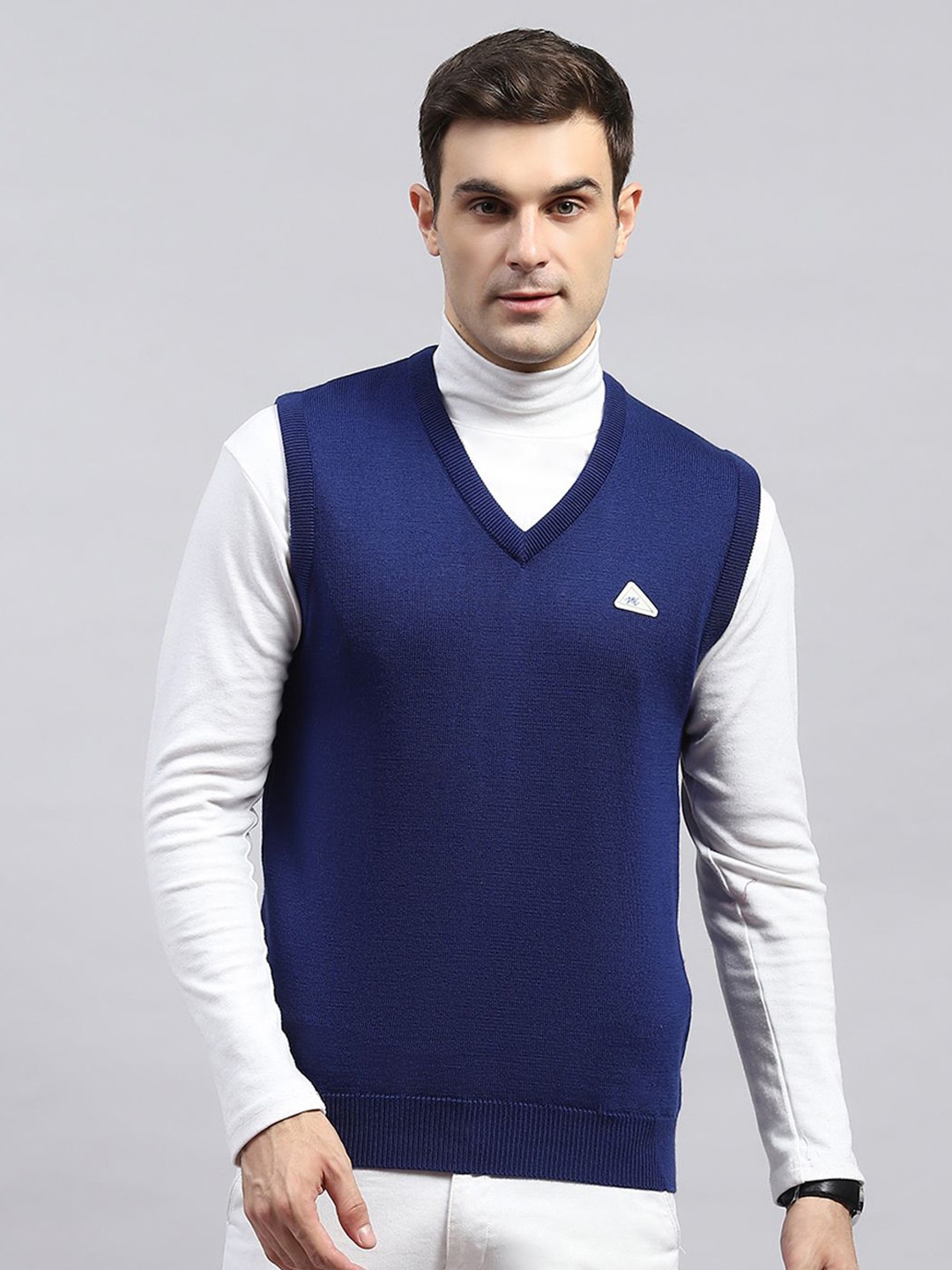 

Monte Carlo Men V-Neck Sleeveless Woollen Pullover, Blue