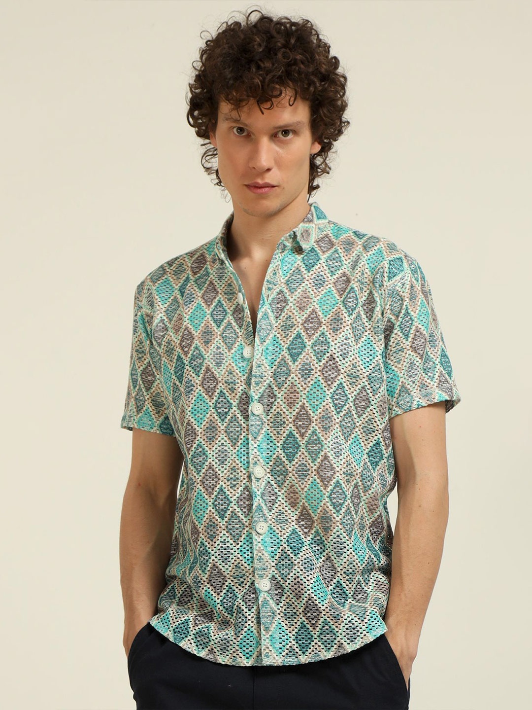 

HAMPTONS Men Spread Collar Geometric Printed Cotton Casual Shirt, Blue
