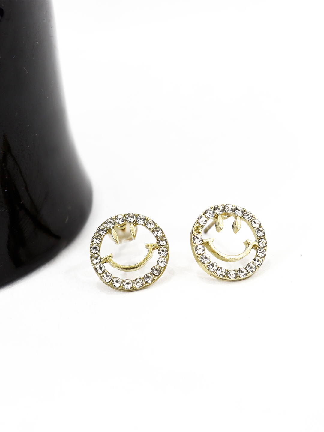 

Krelin Circular Studs Earrings, Gold