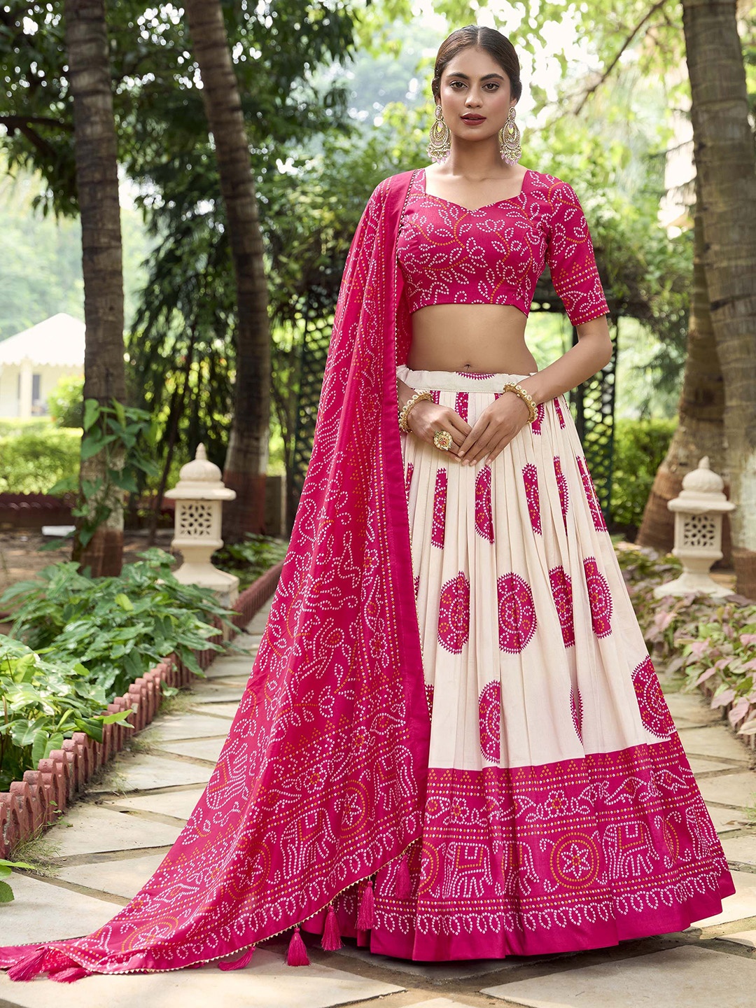 

LOOKNBOOK ART Printed Ready to Wear Lehenga & Unstitched Blouse With Dupatta, Pink