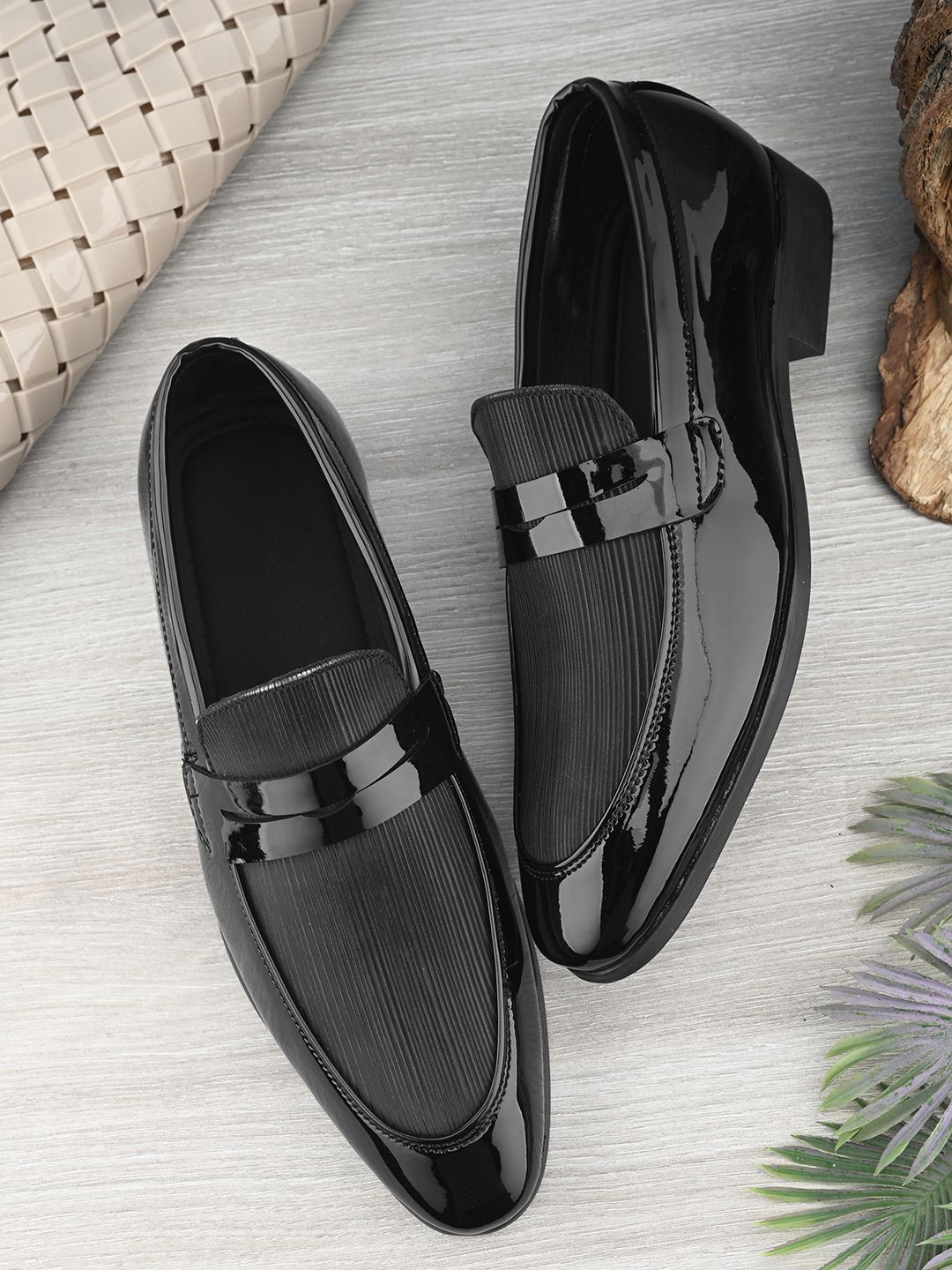 

House of Pataudi Men Slip-On Formal Loafers, Black