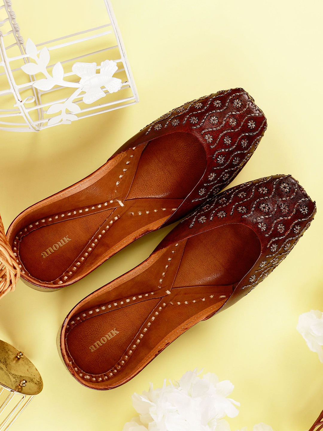 

Anouk Women Embroidered Mojaris, Brown