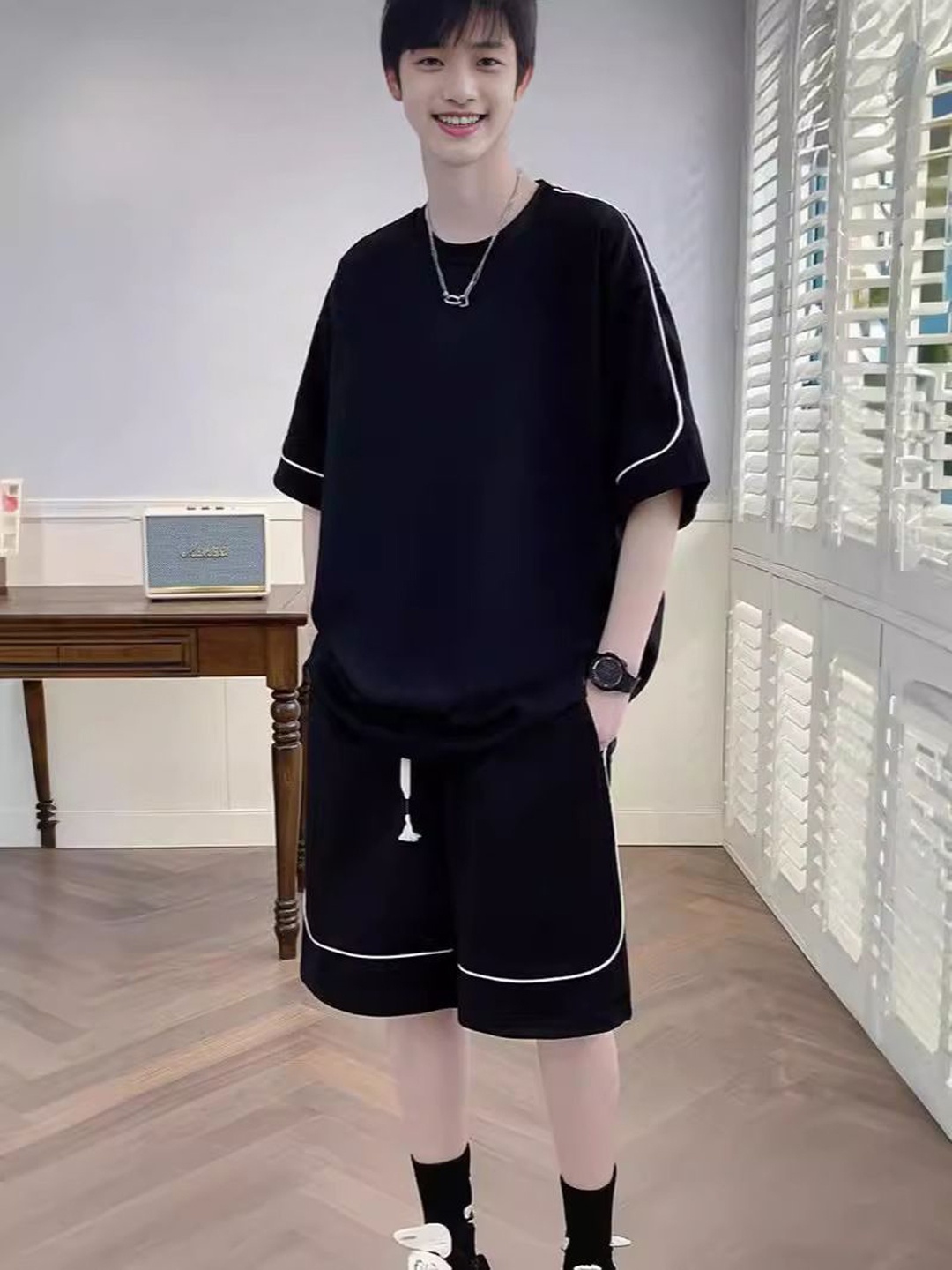 

StyleCast Black Round Neck T-Shirt & Short