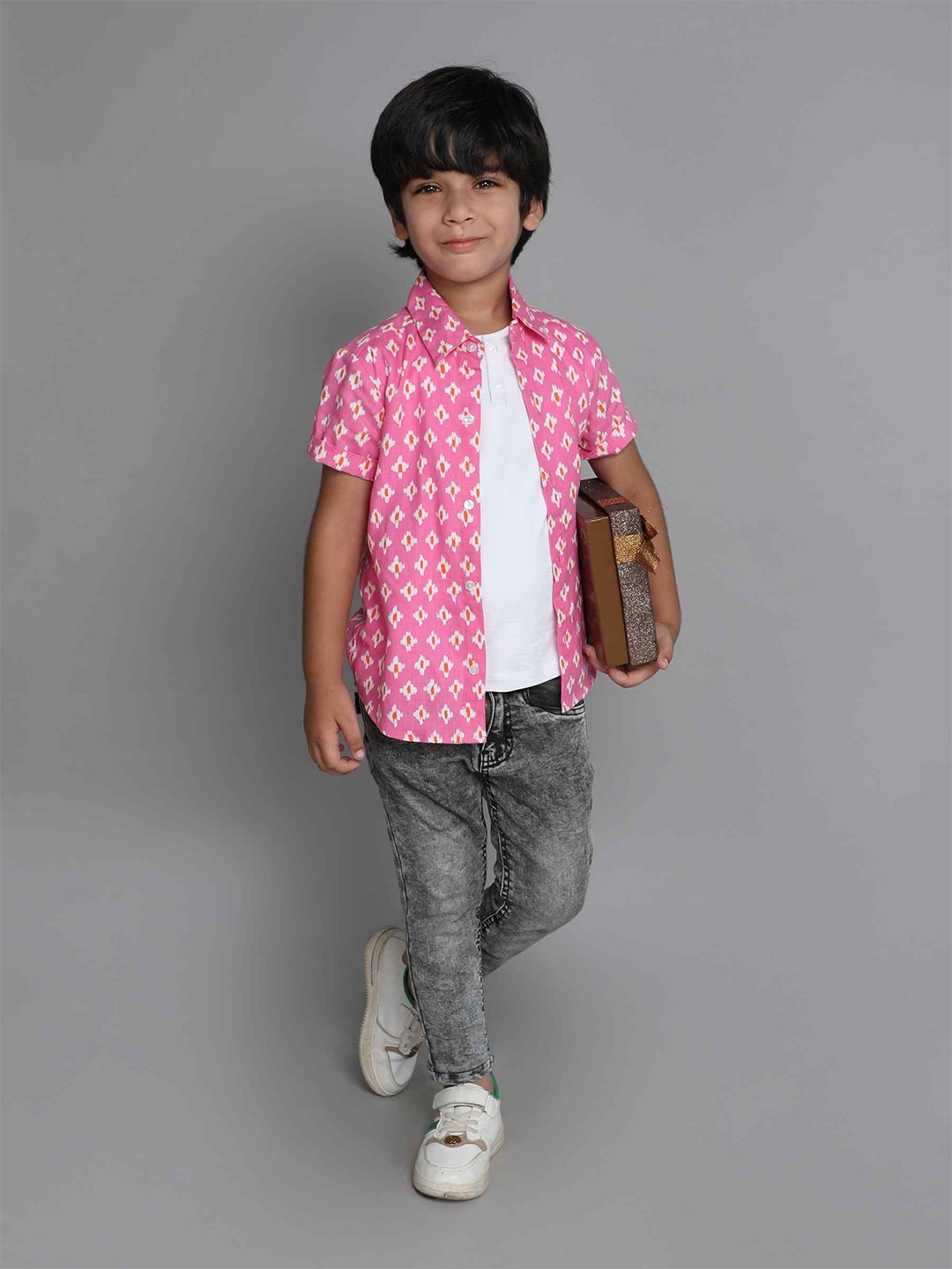 

taffykids Boys Standard Spread Collar Abstract Printed Cotton Casual Shirt, Pink