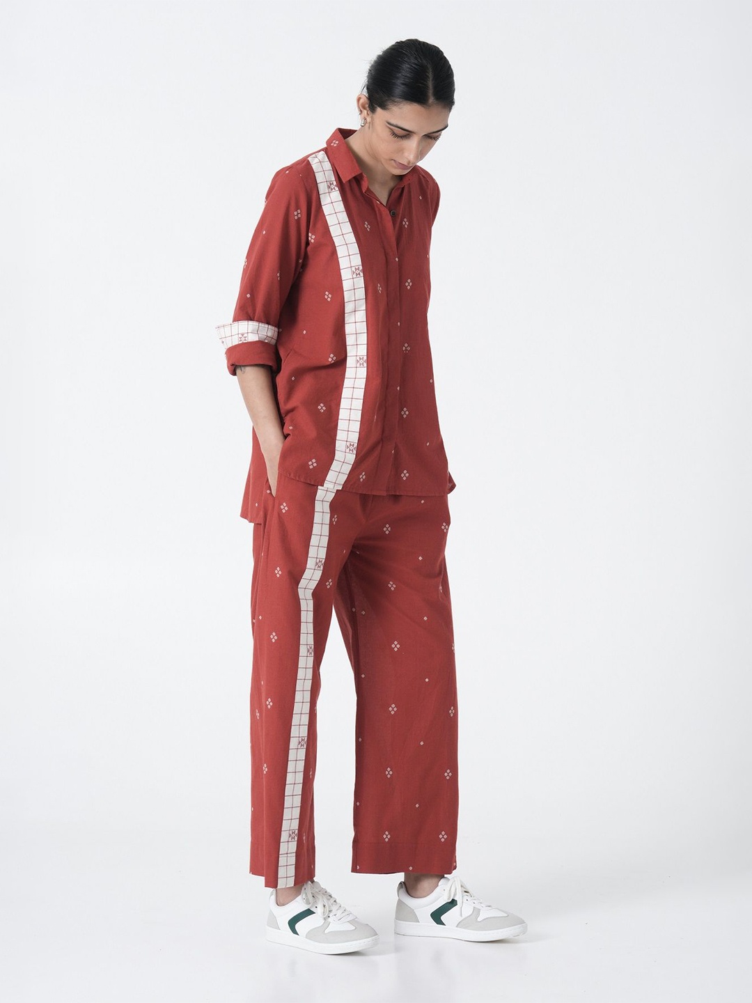 

the kaatn trail Women Smart Conversational Printed Cotton Oversized Casual Shirt, Red