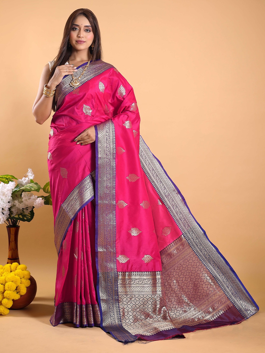 

HEER FASHION Ethnic Motifs Woven Design Zari Banarasi Saree, Pink