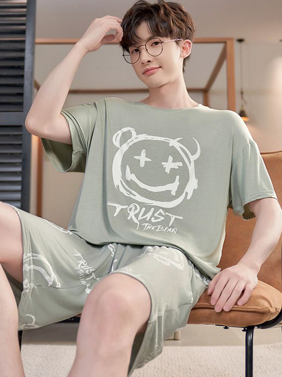 

StyleCast Green Printed Round Neck Short Sleeves Casual T-Shirt With Shorts