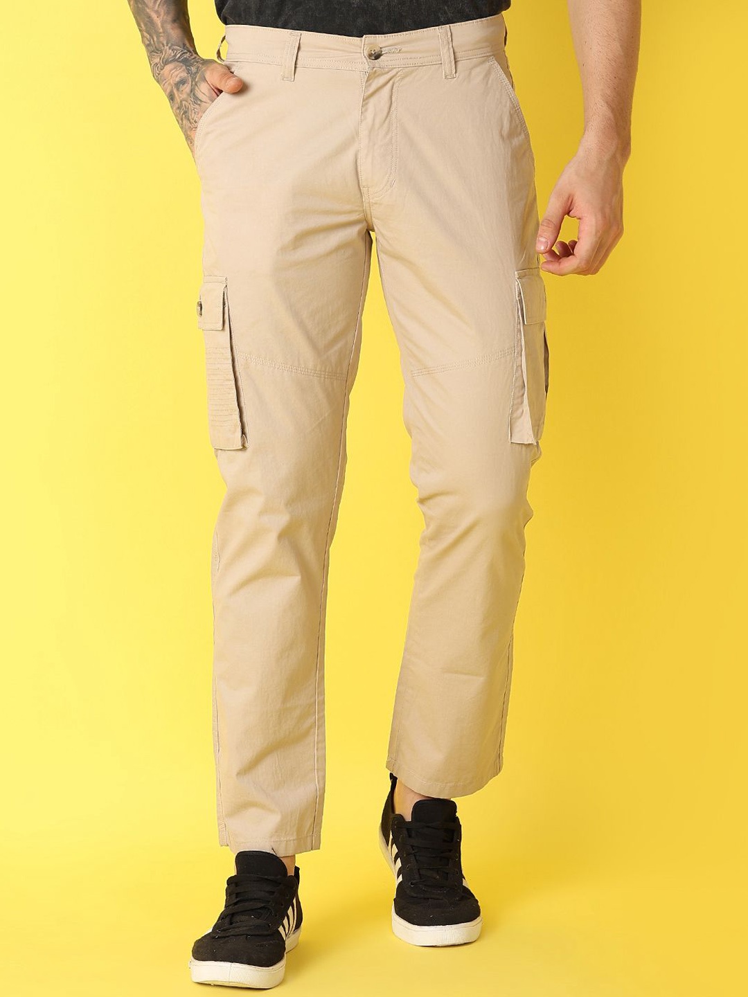 

V-Mart Men Cotton Regular Fit Cargos Trousers, Beige