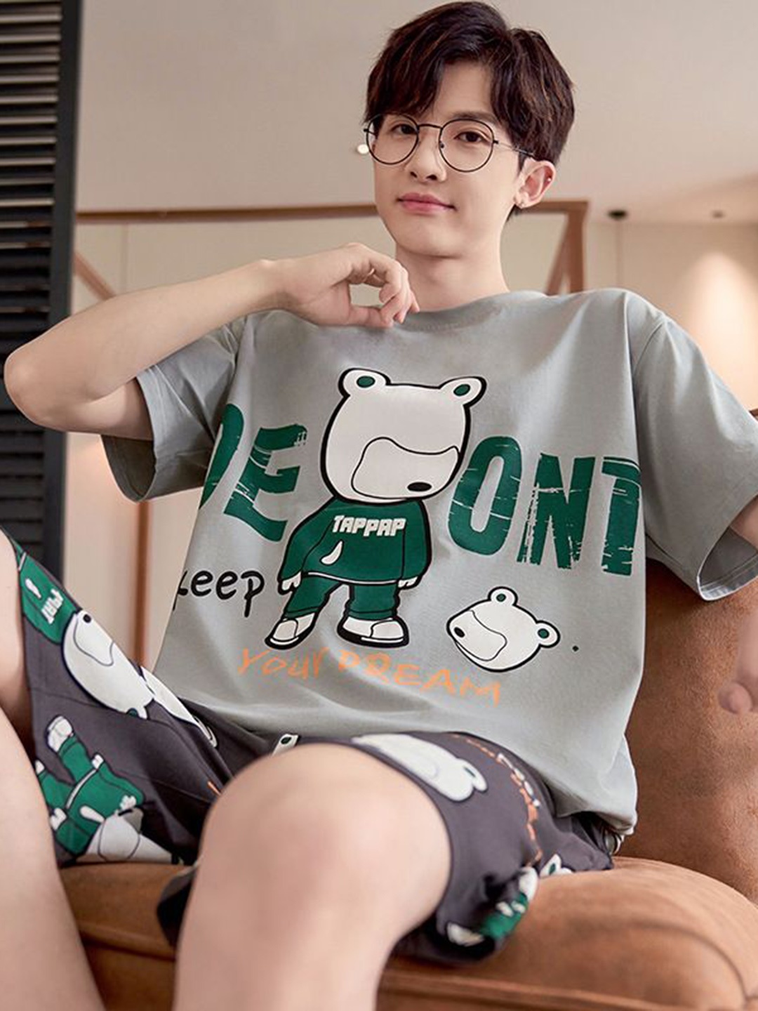 

StyleCast Grey & Green Round Neck Printed T-Shirt With Shorts