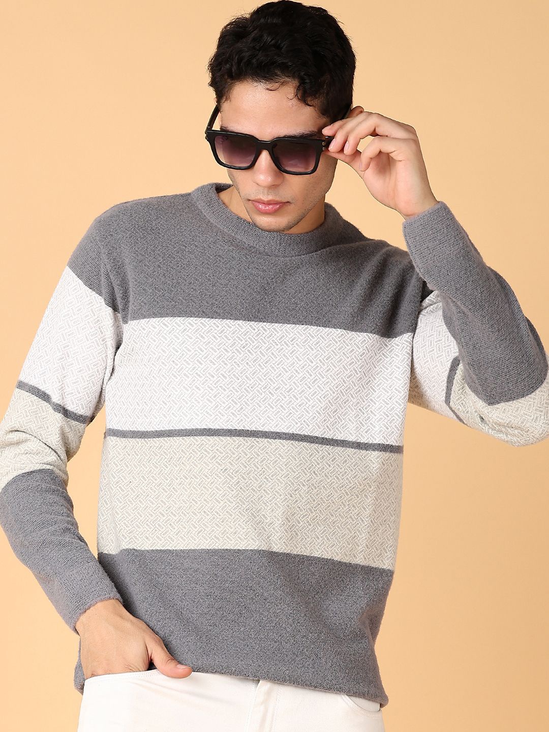 

V-Mart Men Colourblocked Winters cotton Pullover, Grey