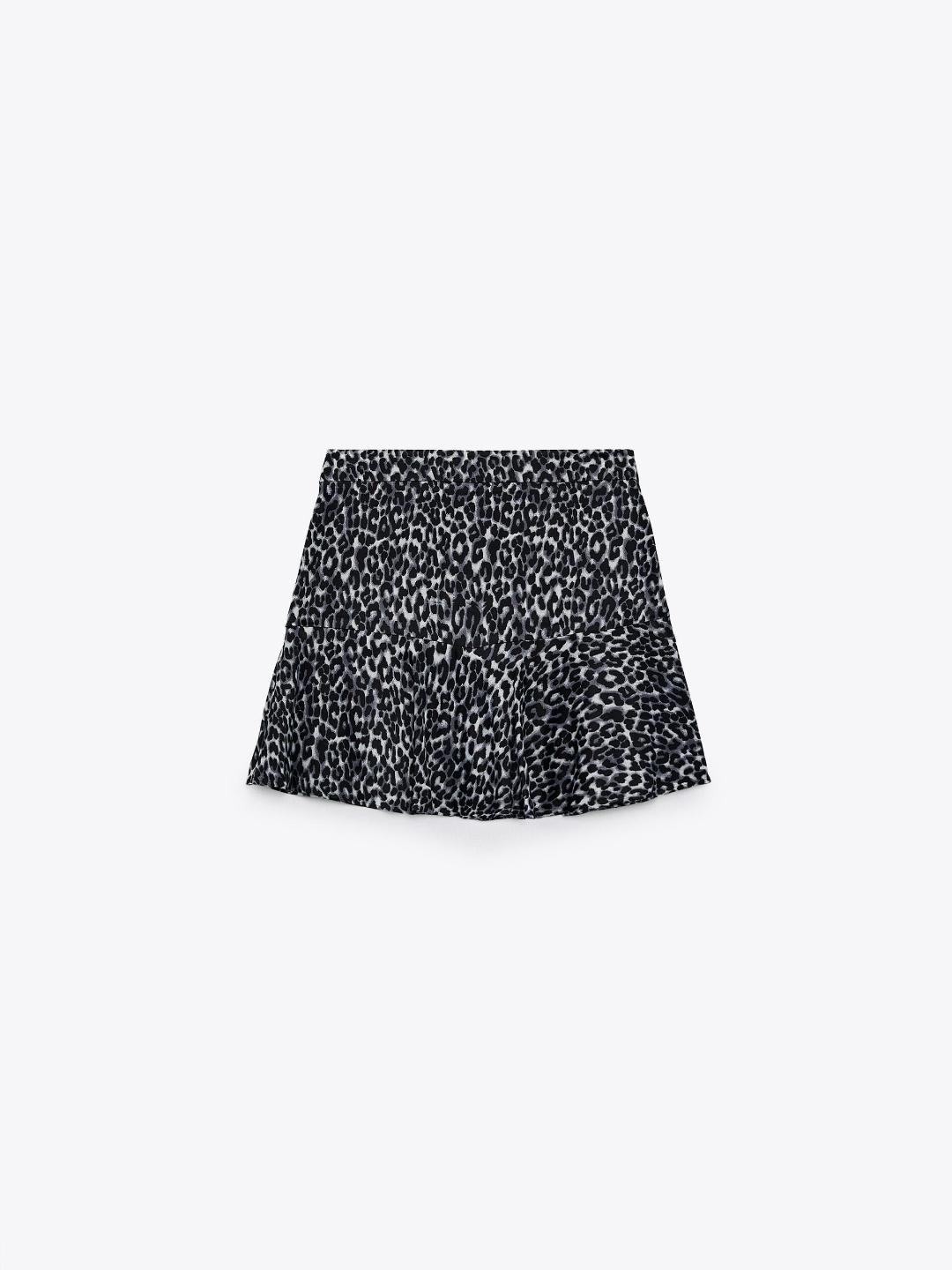 

ZARA Women NA Shorts
