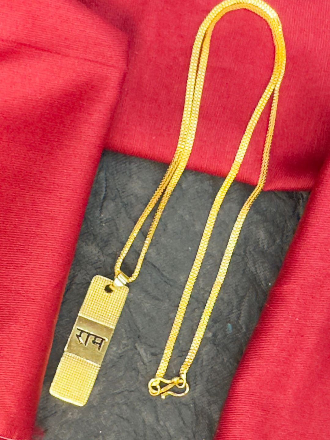 

Estele Gold-Plated Contemporary Pendant With Chain